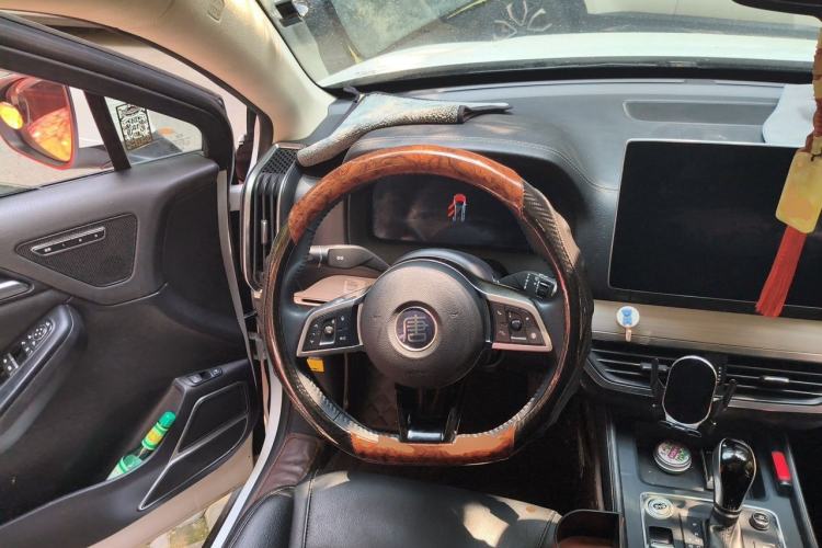 Used BYD Tang 2018 2.0T Automatic SmartConnect Prestige 7-Seater China V Standard Steering Wheel