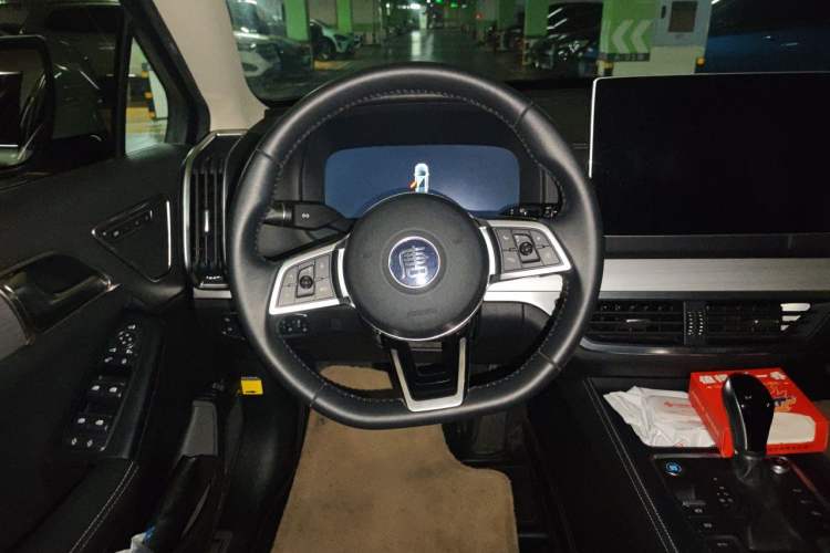 Used BYD Tang 2018 2.0T Automatic SmartConnect Prestige 7-Seater China V Standard Steering Wheel
