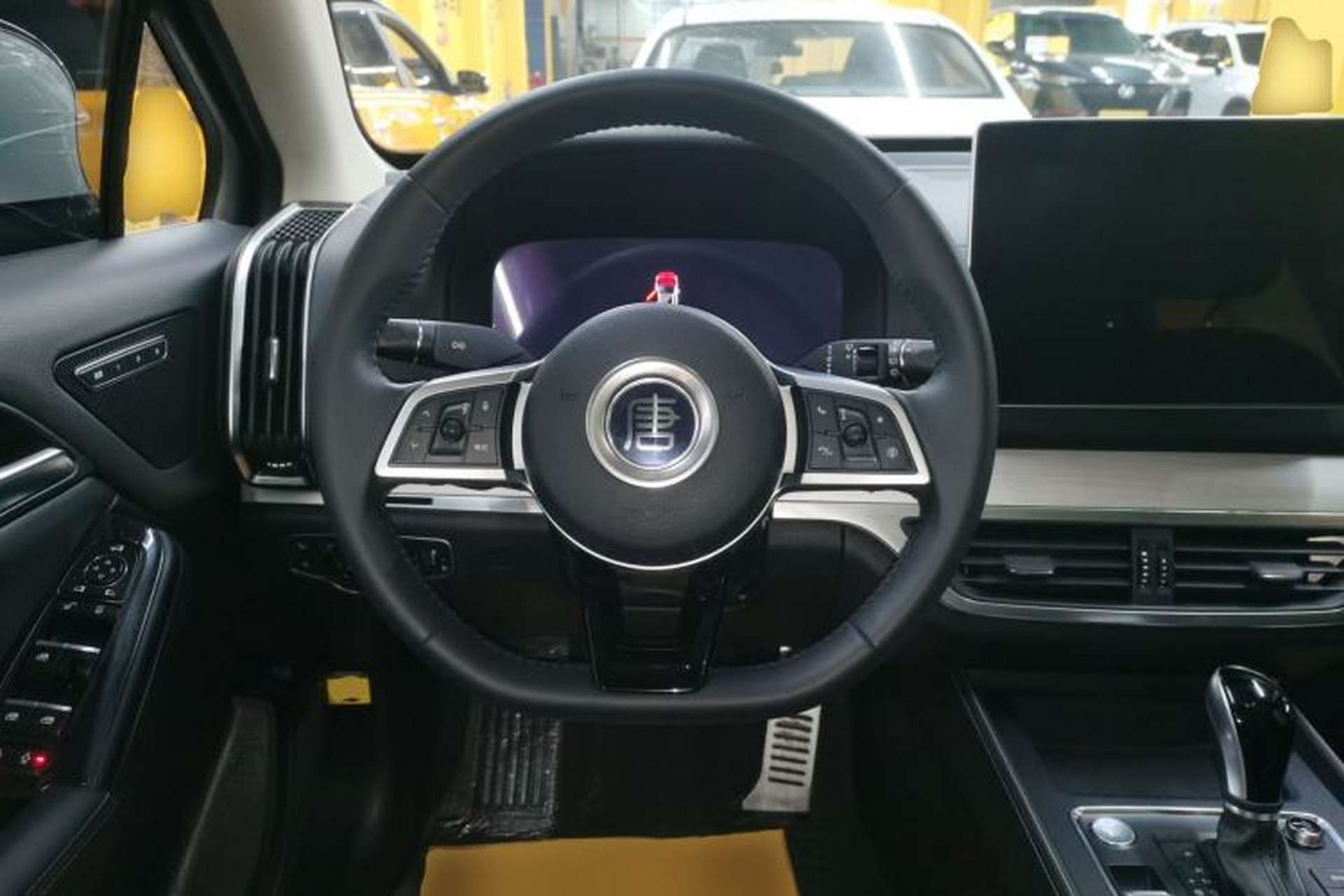 Used BYD Tang 2018 2.0T Automatic SmartConnect Prestige 7-Seater China V Standard Steering Wheel