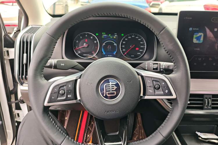 Used BYD Tang 2018 2.0T Automatic SmartConnect Luxury 7-Seater China V Emission Standard Steering Wheel