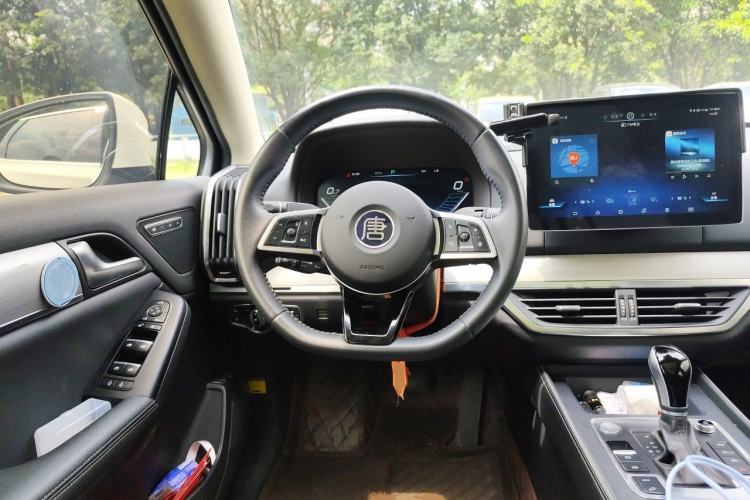 Used BYD Tang 2018 2.0T Automatic SmartConnect Prestige 7-Seater China V Standard Steering Wheel