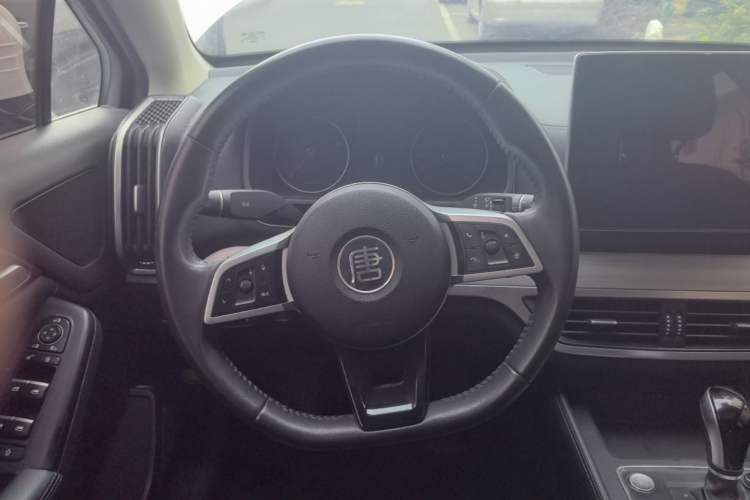 Used BYD Tang 2018 2.0T Automatic SmartConnect Luxury Edition 5 Seats China V Standard Steering Wheel
