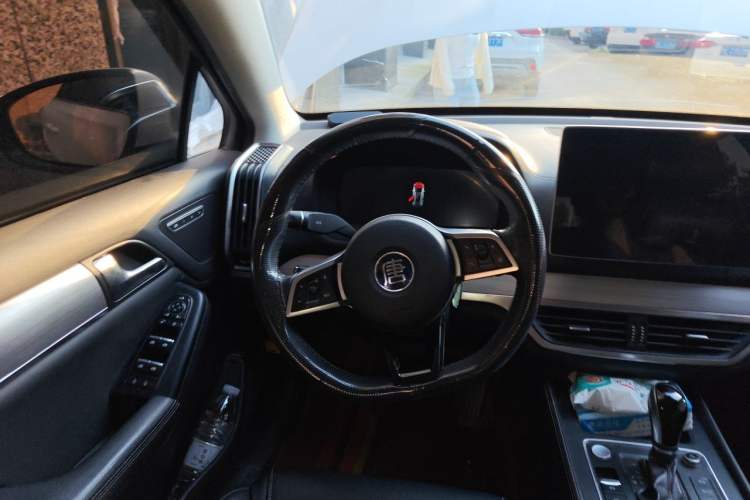 Used BYD Tang 2018 2.0T Automatic SmartConnect Prestige 7-Seater China V Standard Steering Wheel