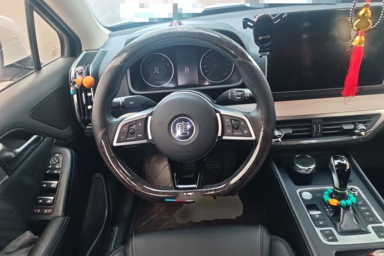 Used BYD Tang 2018 2.0T Automatic Smart Connect Prestige 7-Seater China V Standard Steering Wheel
