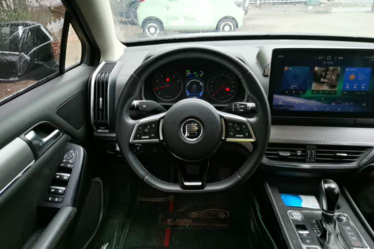 Used BYD Tang 2018 2.0T Automatic SmartConnect Luxury Edition 5 Seats China V Standard Steering Wheel