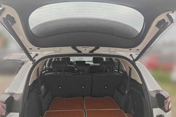 Used BYD Tang 2018 2.0T Automatic SmartConnect Prestige 7-Seater China V Standard Trunk