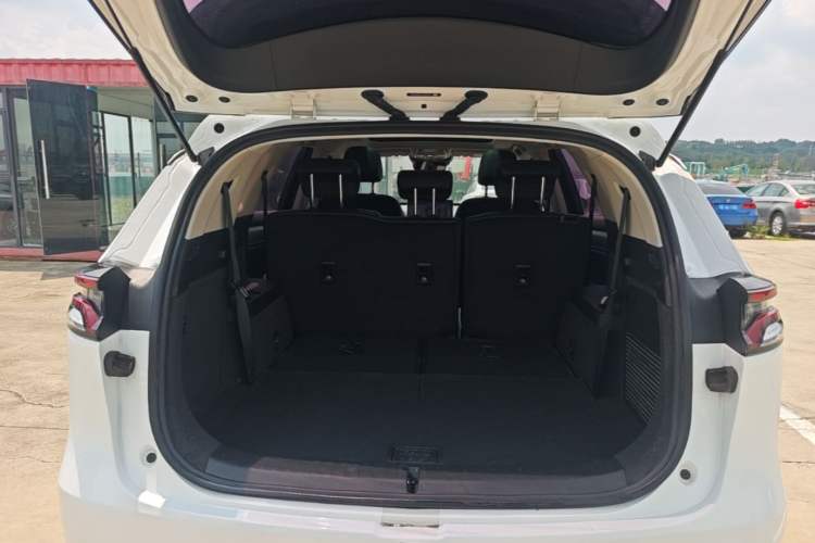 Used BYD Tang 2018 2.0T Automatic Smart Connect Prestige 7-Seater China V Standard Trunk