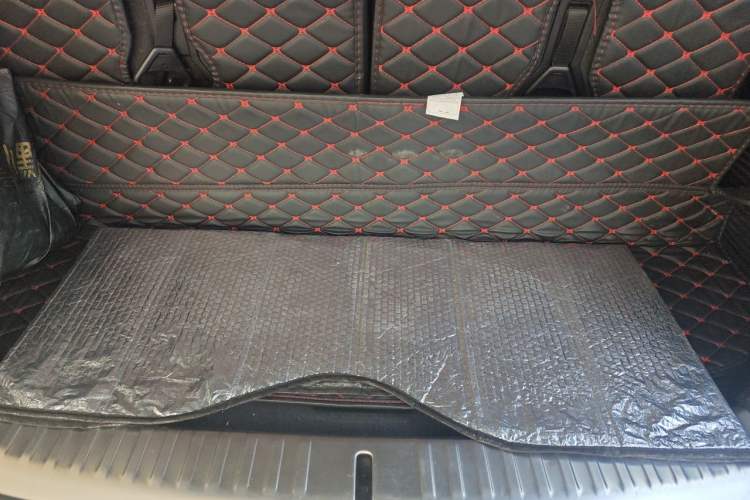 Used BYD Tang 2018 2.0T Automatic SmartConnect Prestige 7-Seater China V Standard Trunk