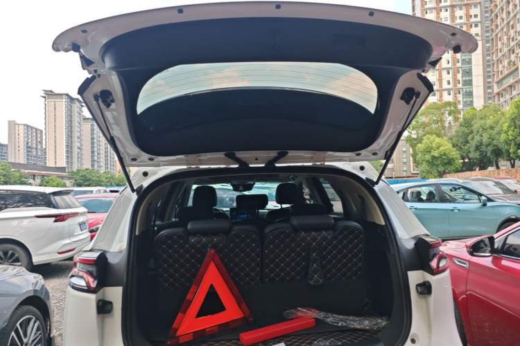 Used BYD Tang 2018 2.0T Automatic Smart Connect Prestige 7-Seater China V Standard Trunk