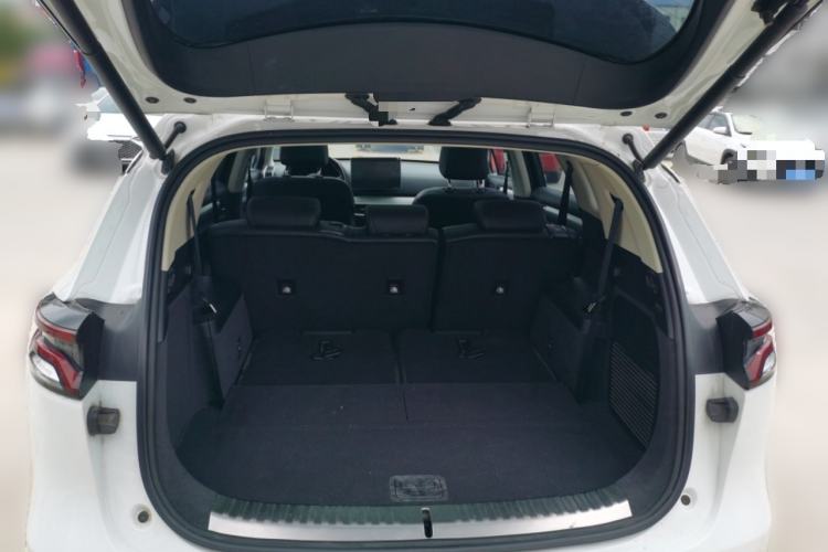 Used BYD Tang 2018 2.0T Automatic SmartConnect Prestige 7-Seater China V Standard Trunk