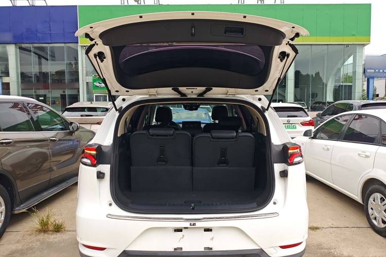 Used BYD Tang 2018 2.0T Automatic SmartConnect Luxury 7-Seater China V Emission Standard Trunk