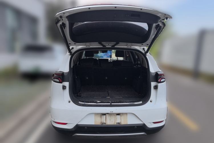 Used BYD Tang 2018 2.0T Automatic SmartConnect Prestige 7-Seater China V Standard Trunk