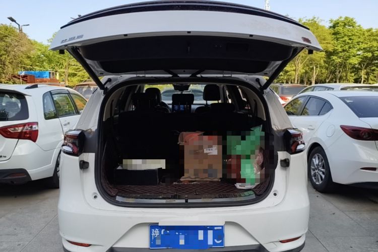 Used BYD Tang 2018 2.0T Automatic SmartConnect Prestige 7-Seater China V Standard Trunk
