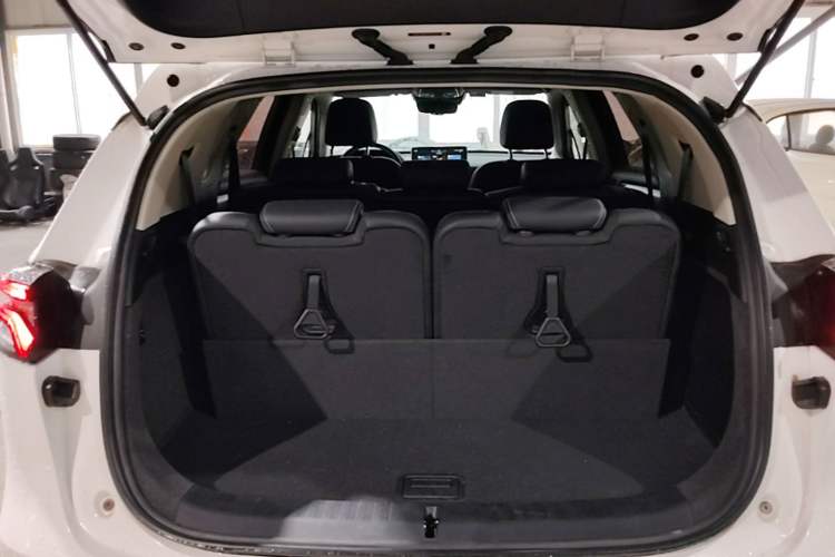 Used BYD Tang 2018 2.0T Automatic Smart Connect Prestige 7-Seater China V Standard Trunk