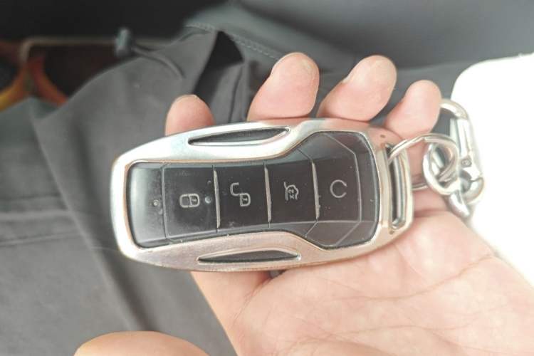 Used BYD Tang 2018 2.0T Automatic SmartConnect Prestige 7-Seater China V Standard Vehicle Key