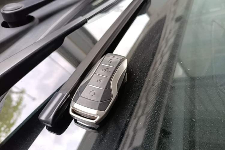 Used BYD Tang 2018 2.0T Automatic SmartConnect Prestige 7-Seater China V Standard Vehicle Key