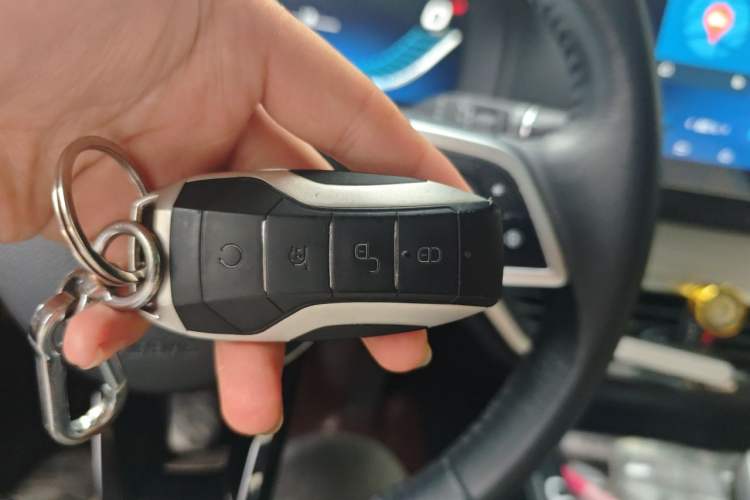 Used BYD Tang 2018 2.0T Automatic SmartConnect Prestige 7-Seater China V Standard Vehicle Key