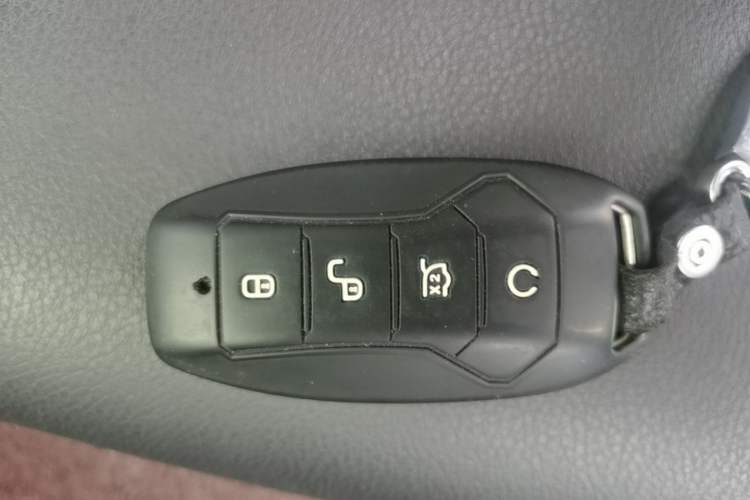 Used BYD Tang 2018 2.0T Automatic SmartConnect Prestige 7-Seater China V Standard Vehicle Key