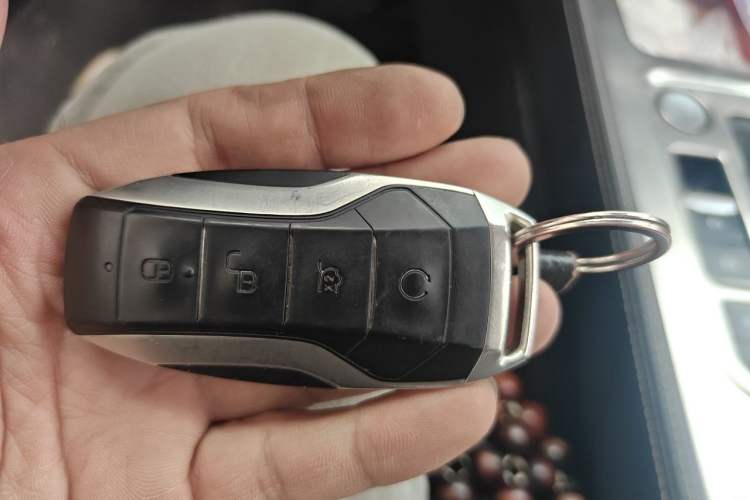 Used BYD Tang 2018 2.0T Automatic SmartConnect Prestige 7-Seater China V Standard Vehicle Key