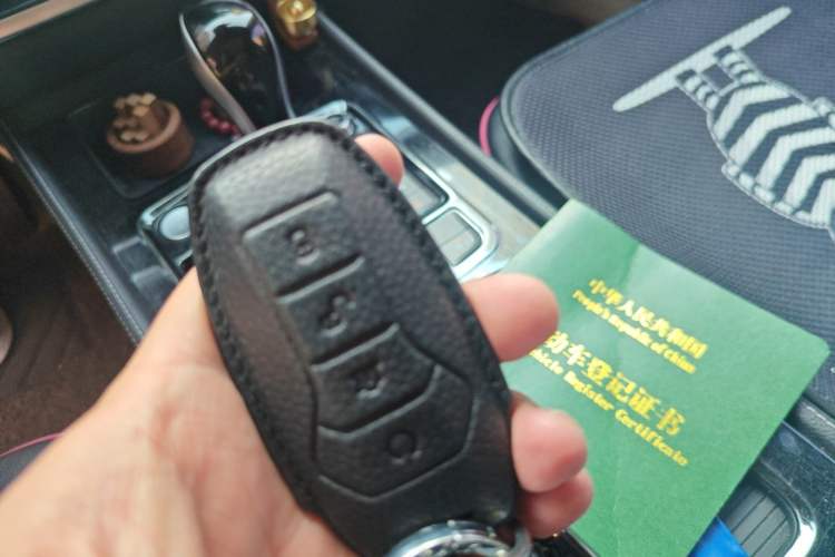 Used BYD Tang 2018 2.0T Automatic Smart Connect Prestige 7-Seater China V Standard Vehicle Key
