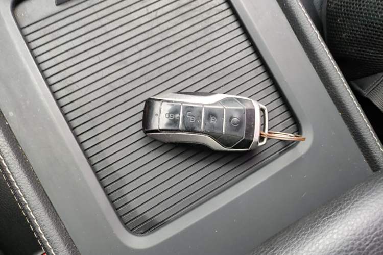 Used BYD Tang 2018 2.0T Automatic SmartConnect Prestige 7-Seater China V Standard Vehicle Key