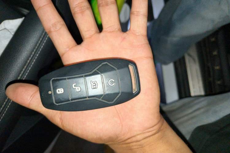 Used BYD Tang 2018 2.0T Automatic SmartConnect Prestige 7-Seater China V Standard Vehicle Key