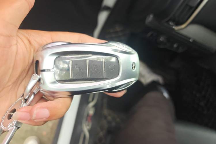 Used BYD Tang 2018 2.0T Automatic SmartConnect Prestige 7-Seater China V Standard Vehicle Key