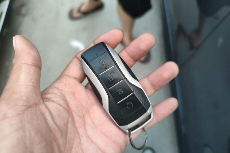 Used BYD Tang 2018 2.0T Automatic Smart Connect Prestige 7-Seater China V Standard Vehicle Key