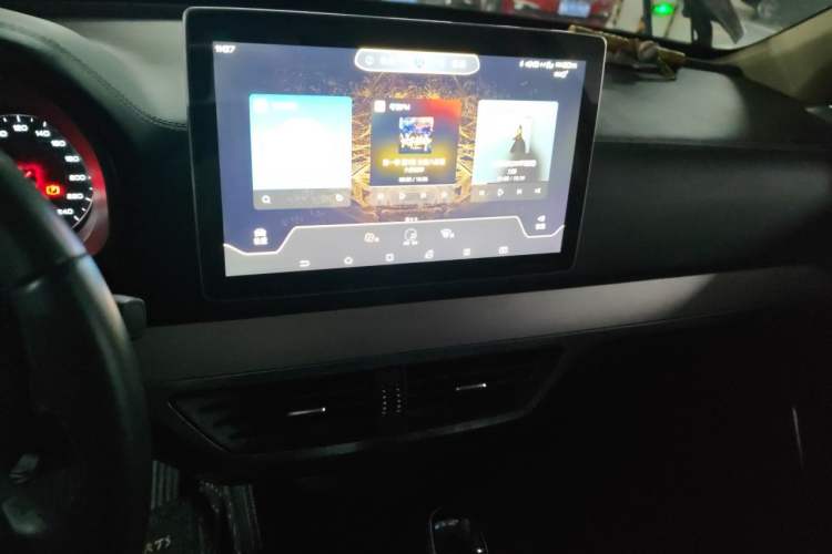Used BYD Tang 2019 2.0T Automatic SmartConnect Luxury Edition 7 Seats China VI Standard Audio And AC Panel