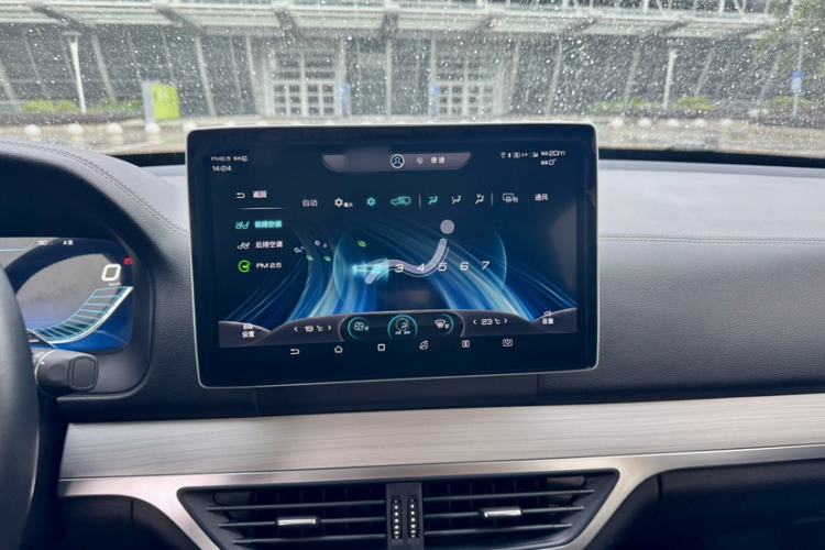 Used BYD Tang 2019 2.0T Automatic SmartConnect Luxury 7-Seater China VI Standard Audio And AC Panel