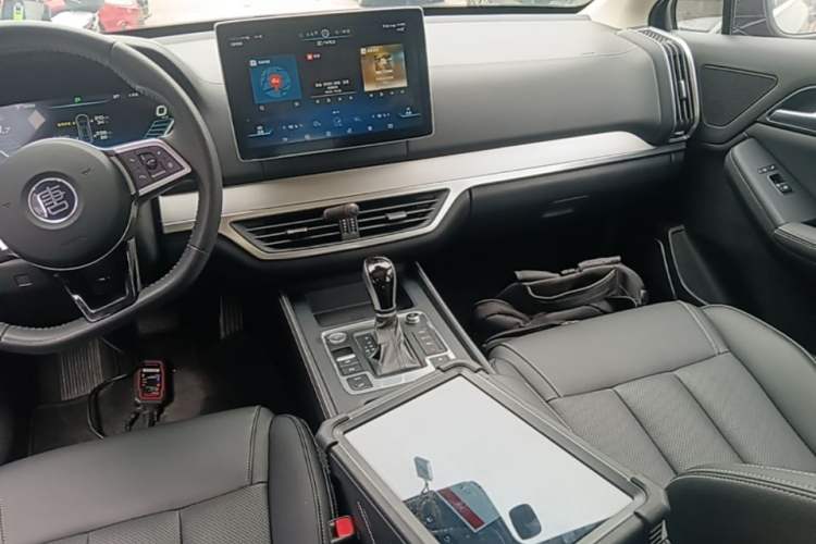 Used BYD Tang 2019 2.0T Automatic SmartConnect Luxury 7-Seater China VI Standard Audio And AC Panel