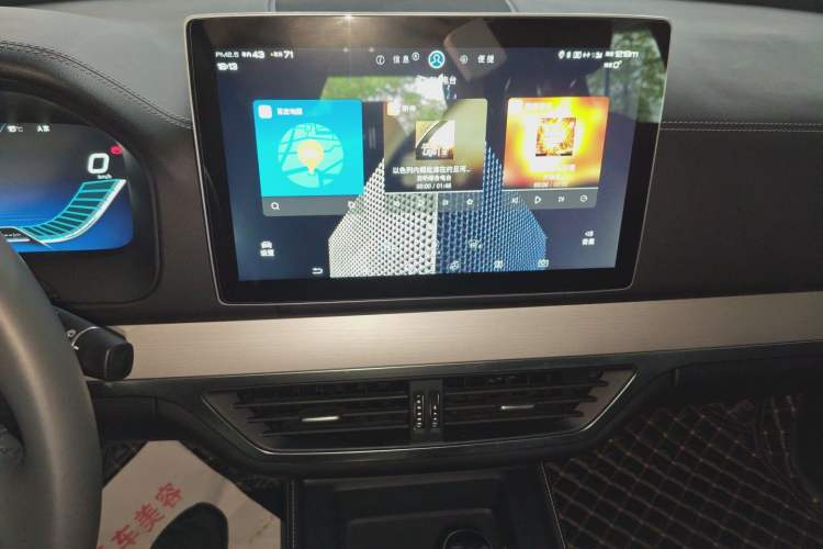 Used BYD Tang 2019 2.0T Automatic SmartConnect Luxury 7-Seater China VI Standard Audio And AC Panel