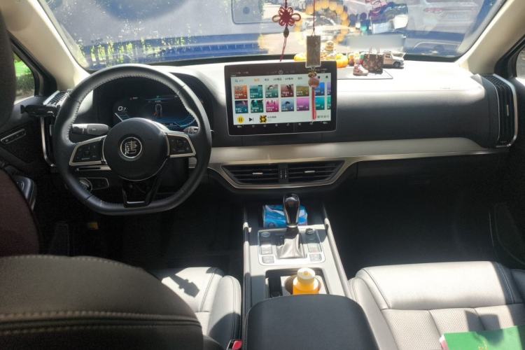 Used BYD Tang 2019 2.0T Automatic SmartConnect Luxury 7-Seater China VI Standard Center Console