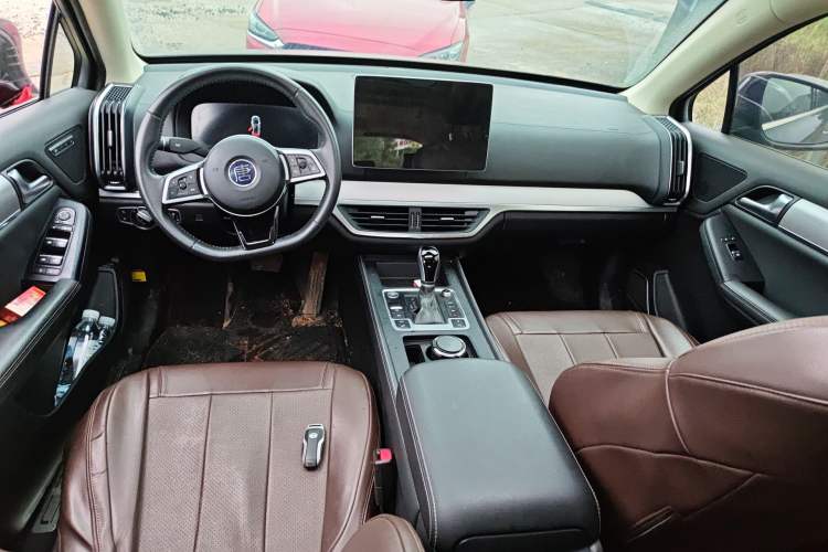 Used BYD Tang 2019 2.0T Automatic SmartConnect Luxury 7-Seater China VI Standard Center Console
