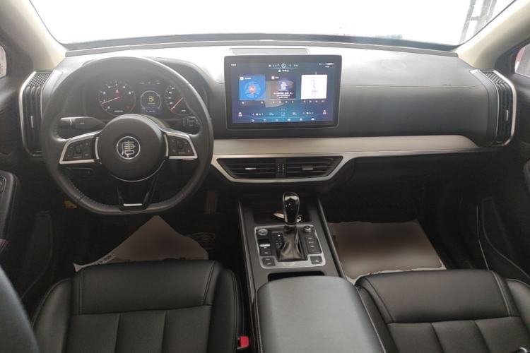 Used BYD Tang 2019 2.0T Automatic SmartConnect Luxury Edition 5 Seats China VI Standard Center Console