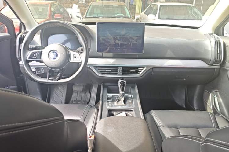 Used BYD Tang 2019 2.0T Automatic SmartConnect Luxury 7-Seater China VI Standard Center Console