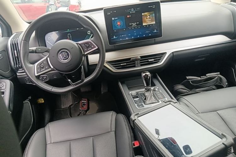 Used BYD Tang 2019 2.0T Automatic SmartConnect Luxury 7-Seater China VI Standard Center Console