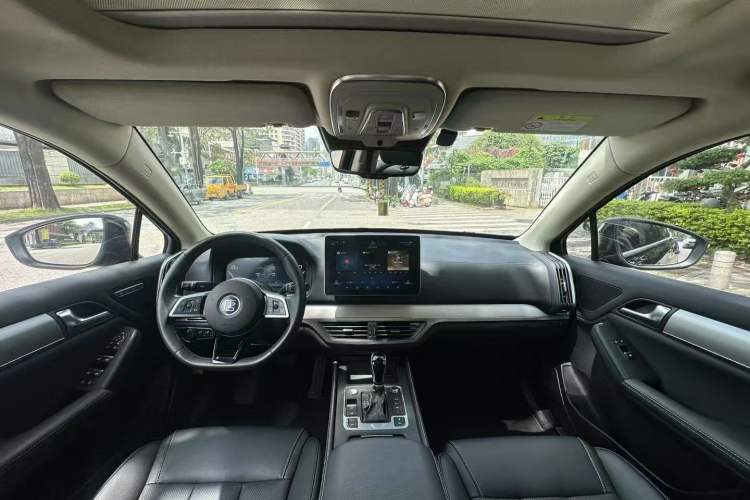 Used BYD Tang 2019 2.0T Automatic SmartConnect Luxury 7-Seater China VI Standard Center Console