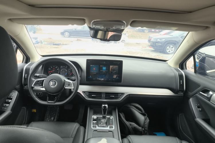 Used BYD Tang 2019 2.0T Automatic SmartConnect Prestige 7-Seater China VI Standard Center Console