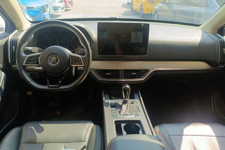 Used BYD Tang 2019 2.0T Automatic SmartConnect Prestige 7-Seater China VI Standard Center Console