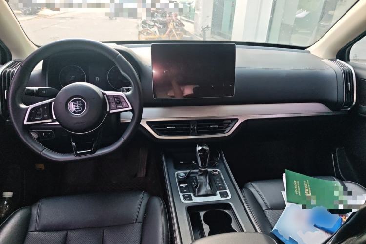 Used BYD Tang 2019 2.0T Automatic SmartConnect Luxury Edition 7 Seats China VI Standard Center Console