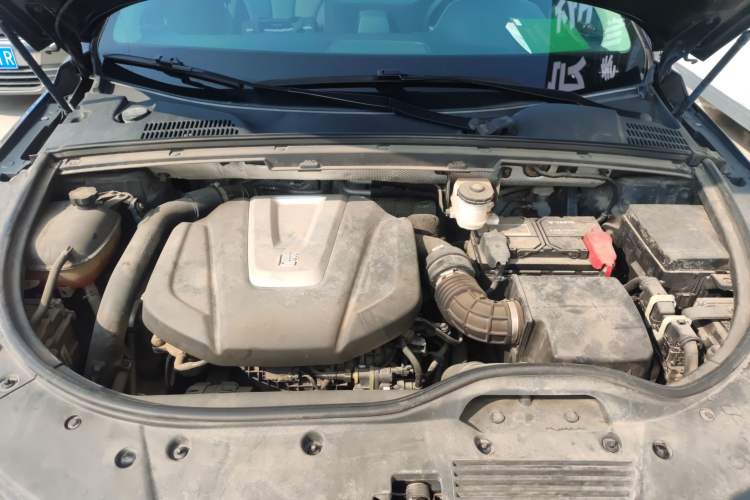 Used BYD Tang 2019 2.0T Automatic SmartConnect Luxury 7-Seater China VI Standard Engine Bay