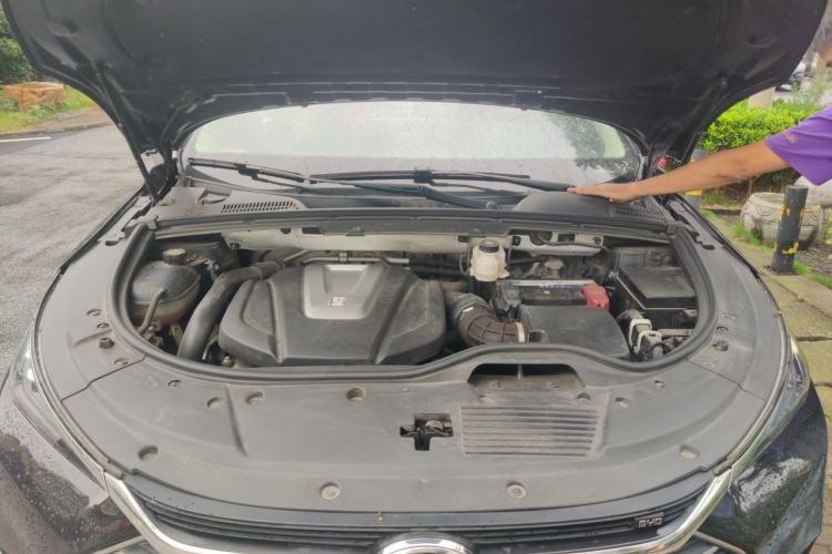 Used BYD Tang 2019 2.0T Automatic SmartConnect Prestige 7-Seater China VI Standard Engine Bay