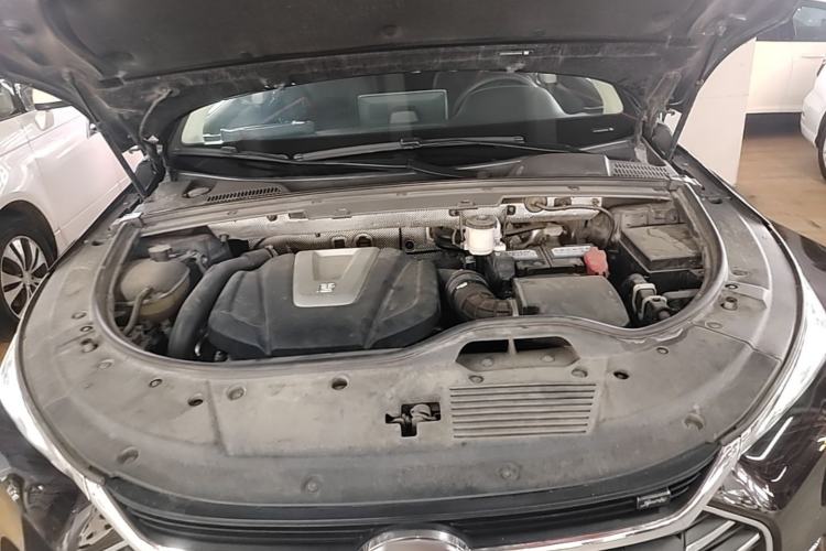 Used BYD Tang 2019 2.0T Automatic SmartConnect Luxury Edition 5 Seats China VI Standard Engine Bay