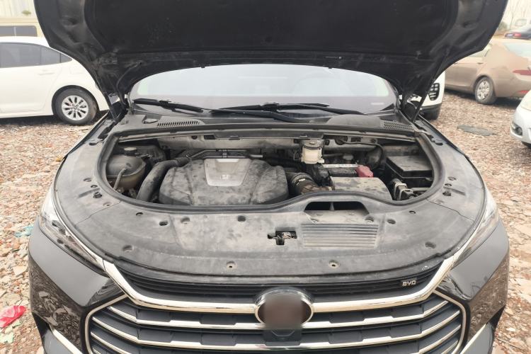 Used BYD Tang 2019 2.0T Automatic SmartConnect Prestige 7-Seater China VI Standard Engine Bay