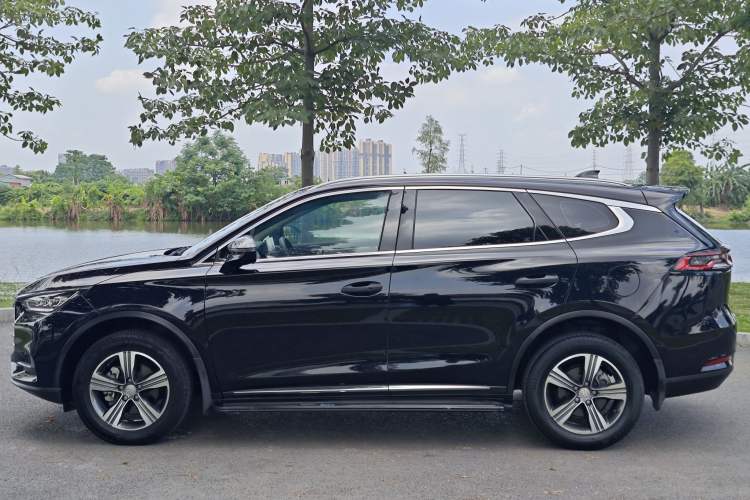 Used BYD Tang 2019 2.0T Automatic SmartConnect Luxury Edition 5 Seats China VI Standard Exterior 3