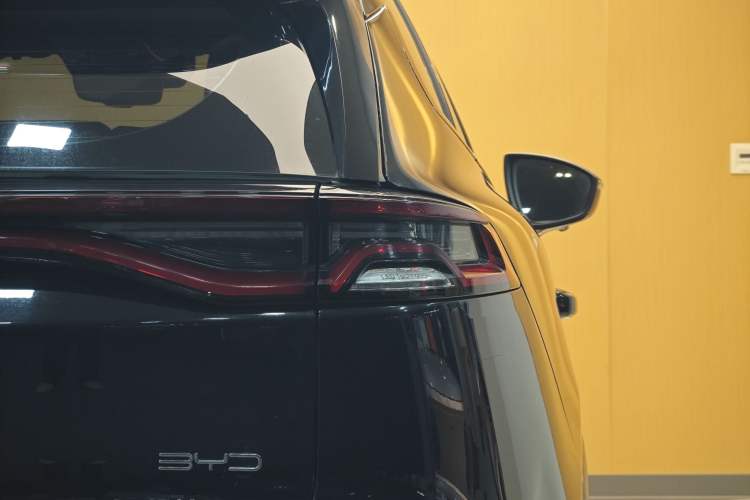 Used BYD Tang 2019 2.0T Automatic SmartConnect Luxury Edition 7 Seats China VI Standard Exterior 4