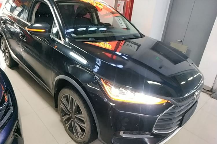 Used BYD Tang 2019 2.0T Automatic SmartConnect Luxury Version 5 Seats China VI Standard Front Right 45 Deg