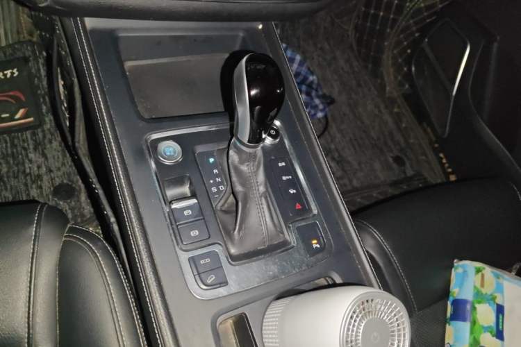 Used BYD Tang 2019 2.0T Automatic SmartConnect Luxury Edition 7 Seats China VI Standard Gear Lever