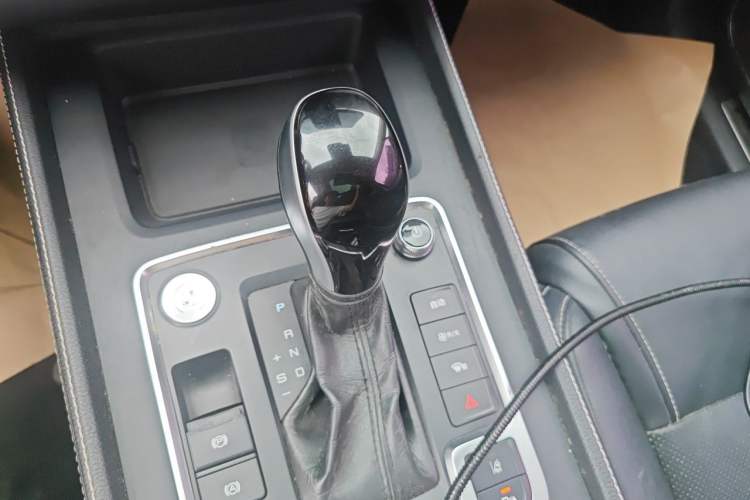 Used BYD Tang 2019 2.0T Automatic SmartConnect Luxury Version 5 Seats China VI Standard Gear Lever
